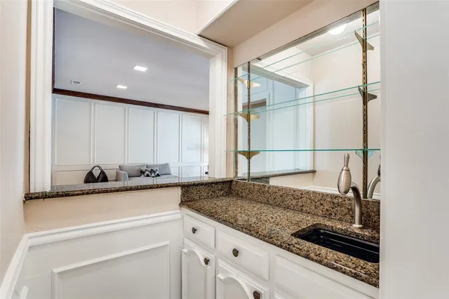 $4,800 | 6315 Brook Lake Drive, Dallas, TX 75248