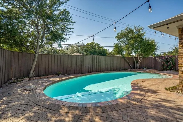 $4,800 | 6315 Brook Lake Drive, Dallas, TX 75248