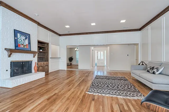 $4,800 | 6315 Brook Lake Drive, Dallas, TX 75248