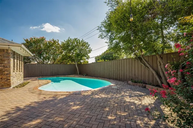 $4,800 | 6315 Brook Lake Drive, Dallas, TX 75248