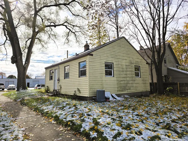 $223,000 | 1501 Whiting Street Southwest, Wyoming, MI 49509