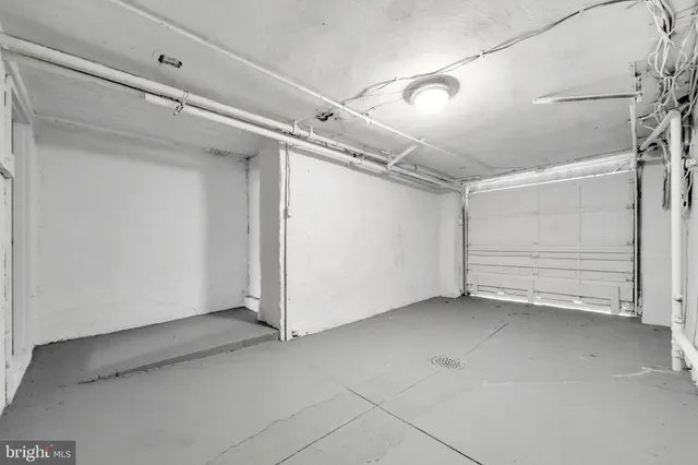 a view of room with walk in closet