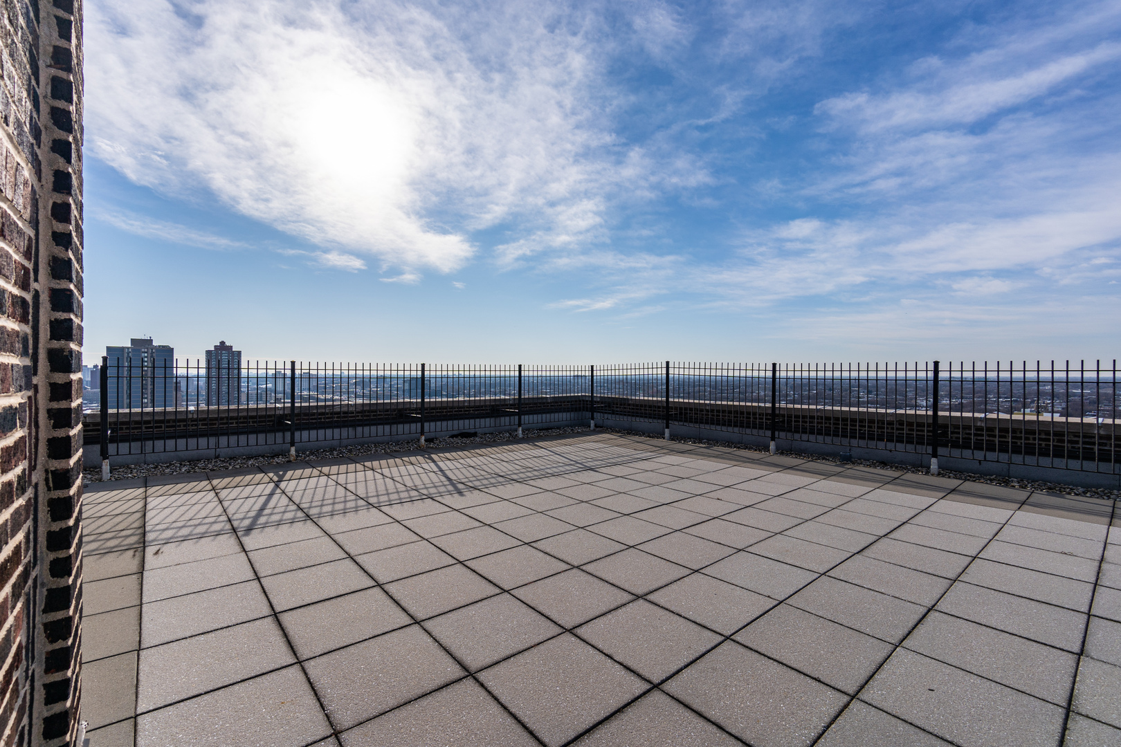 5510 North Sheridan Road, Unit 10A Chicago, IL 60640 - Photo 26 of 40 a view of a terrace