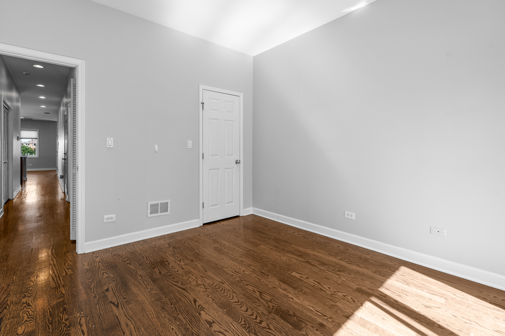 529 North Racine Avenue, Unit 3 Chicago, IL 60642 - Photo 18 of 22