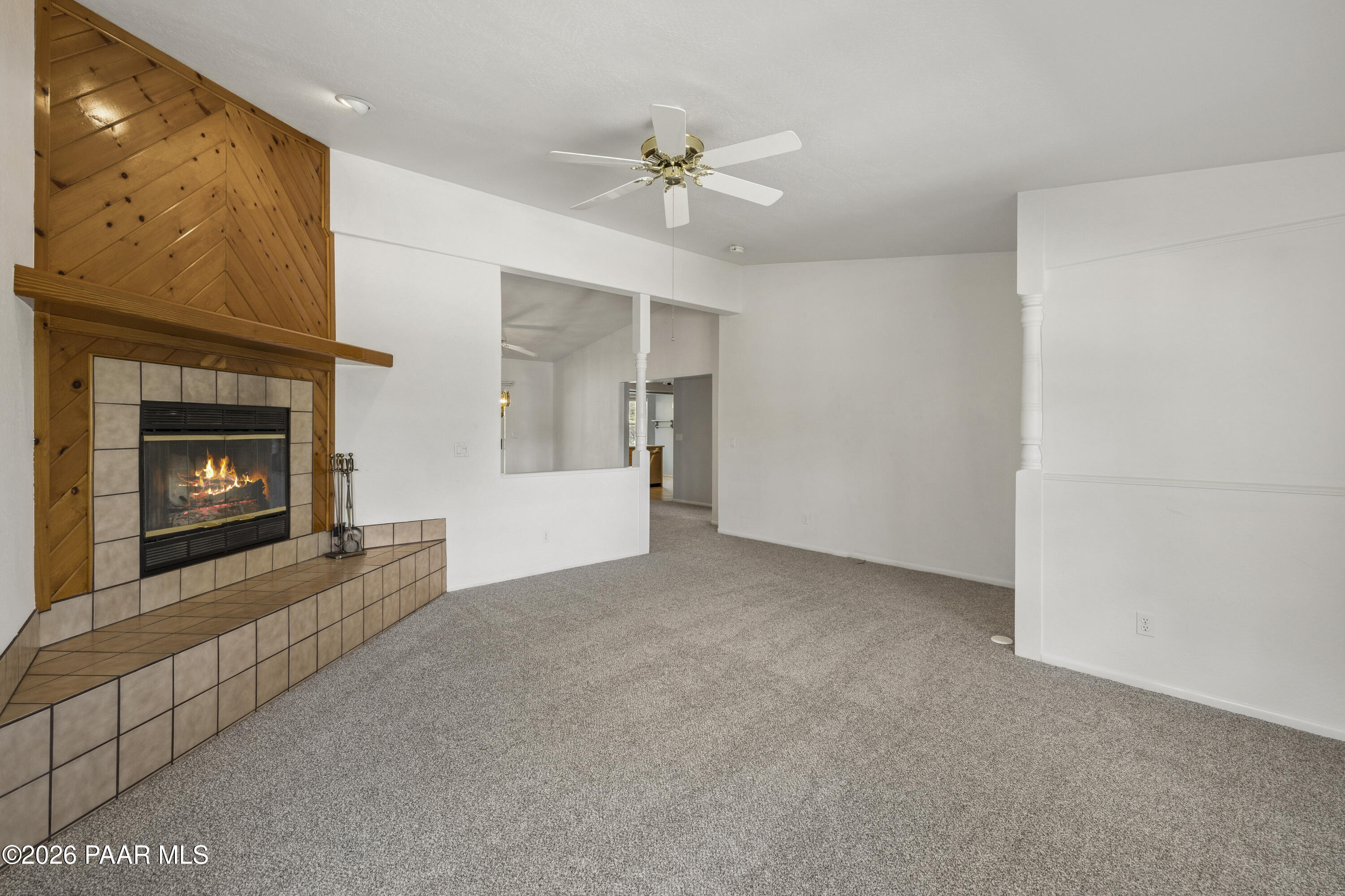 1891 Meadowridge Road Prescott, AZ 86305 - Photo 5 of 50 041-Living Room