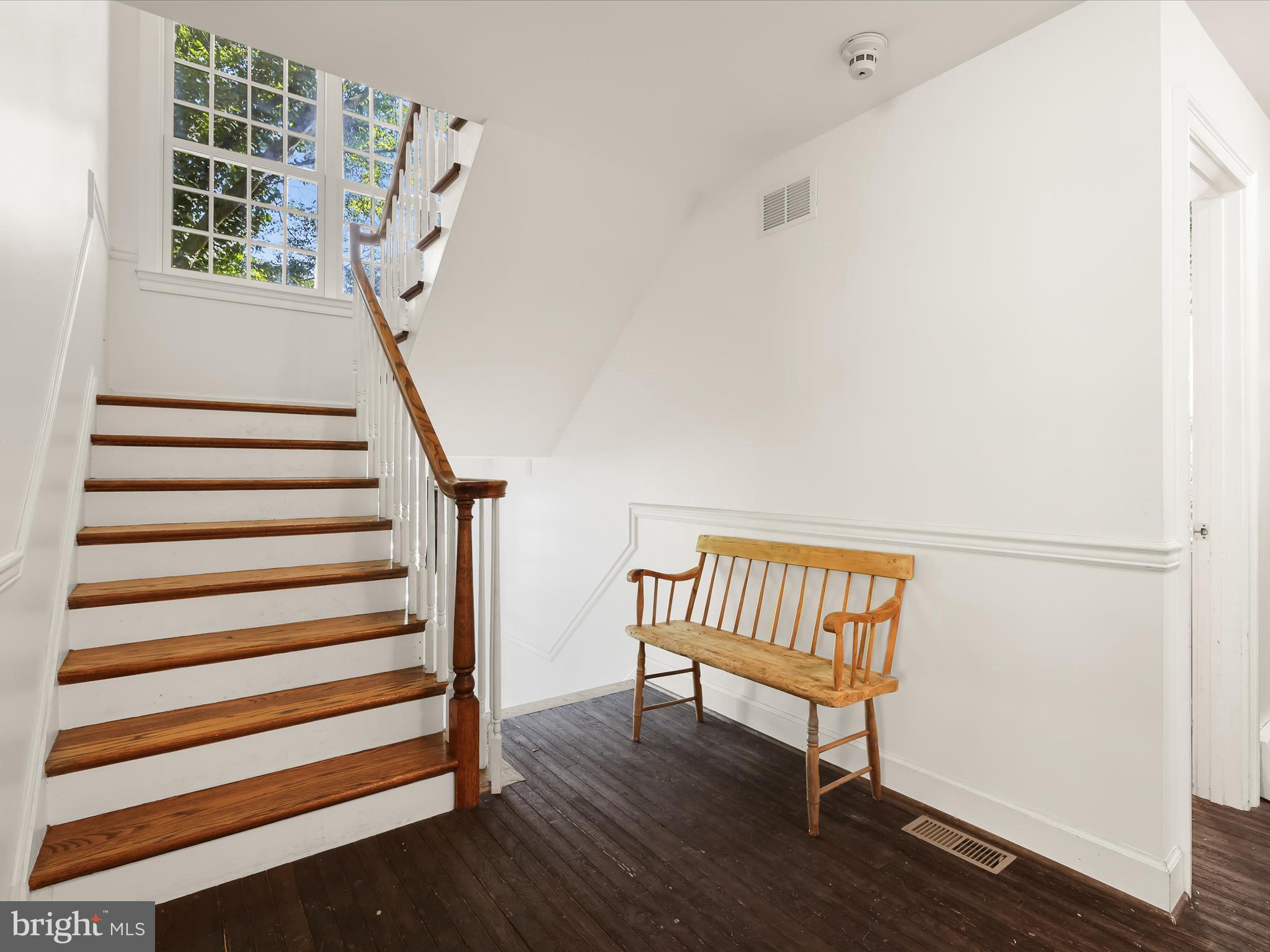 5708 Emory Road Upperco, MD 21155 - Photo 37 of 78 Oversized Stairwell