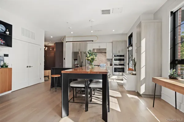 $1,395,000 | 102 Legend Drive, Unit 202, Sleepy Hollow, NY 10591