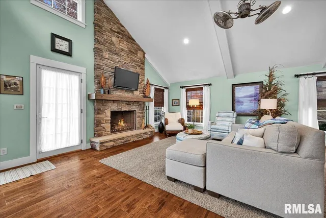 $650,000 | 1015 Sunny Knoll Drive, Galesburg, IL 61401