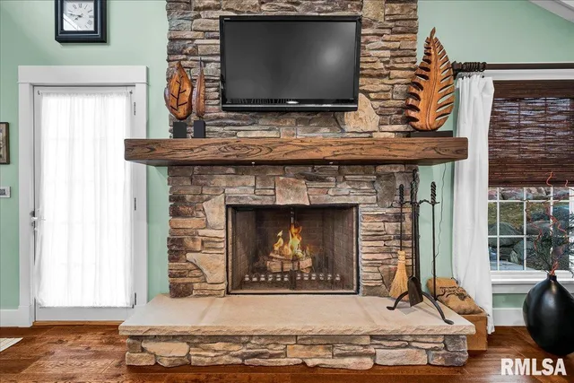 $650,000 | 1015 Sunny Knoll Drive, Galesburg, IL 61401