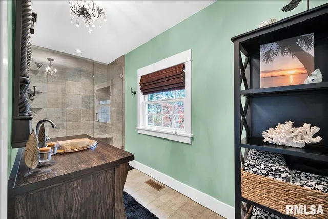 $650,000 | 1015 Sunny Knoll Drive, Galesburg, IL 61401