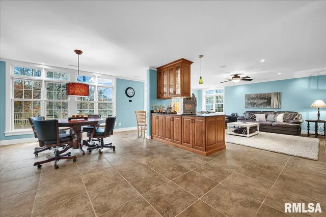 $650,000 | 1015 Sunny Knoll Drive, Galesburg, IL 61401