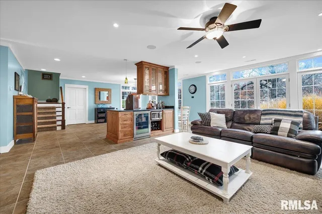 $650,000 | 1015 Sunny Knoll Drive, Galesburg, IL 61401