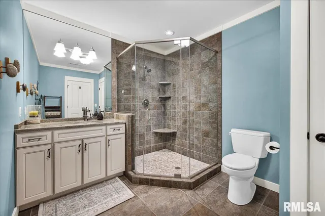 $650,000 | 1015 Sunny Knoll Drive, Galesburg, IL 61401