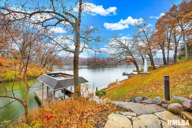 $650,000 | 1015 Sunny Knoll Drive, Galesburg, IL 61401