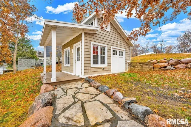 $650,000 | 1015 Sunny Knoll Drive, Galesburg, IL 61401