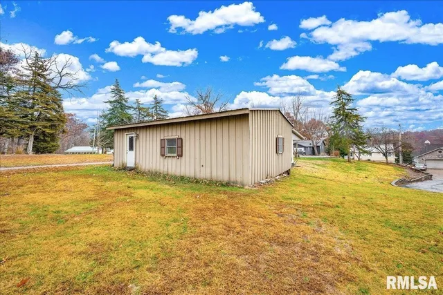 $650,000 | 1015 Sunny Knoll Drive, Galesburg, IL 61401