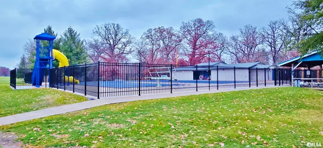 $650,000 | 1015 Sunny Knoll Drive, Galesburg, IL 61401