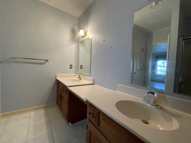 $245,000 | 4621 Heather Drive Southwest, Unit 211, Roanoke, VA 24018