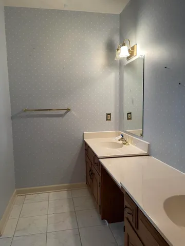 $245,000 | 4621 Heather Drive Southwest, Unit 211, Roanoke, VA 24018