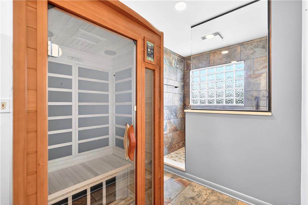 1443 Stoltz Road Bethel Park, PA 15102 - Photo 19 of 44