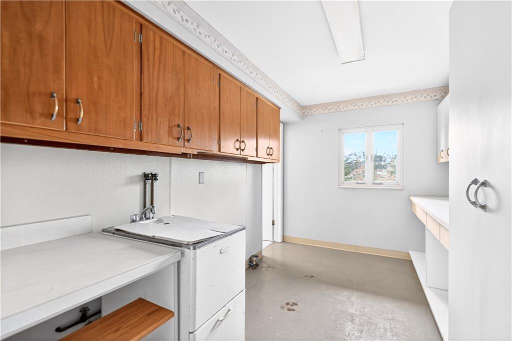 1443 Stoltz Road Bethel Park, PA 15102 - Photo 20 of 44