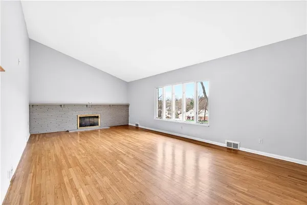 a view of a livingroom with an empty space