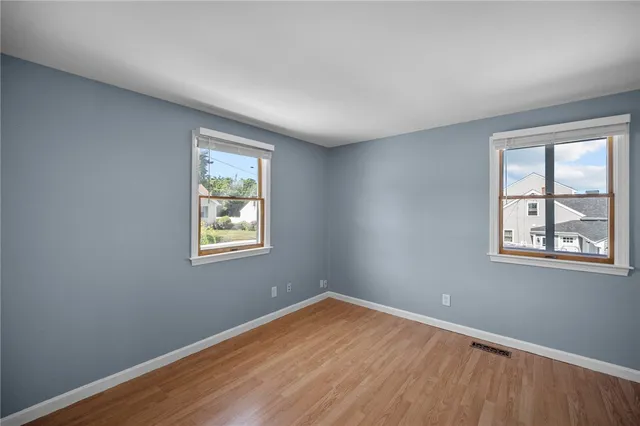 $4,000 | 98 Hobson Avenue, Tiverton, RI 02878