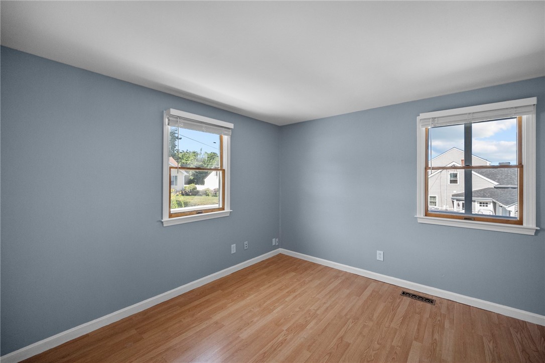 98 Hobson Avenue Tiverton, RI 02878 - Photo 15 of 36