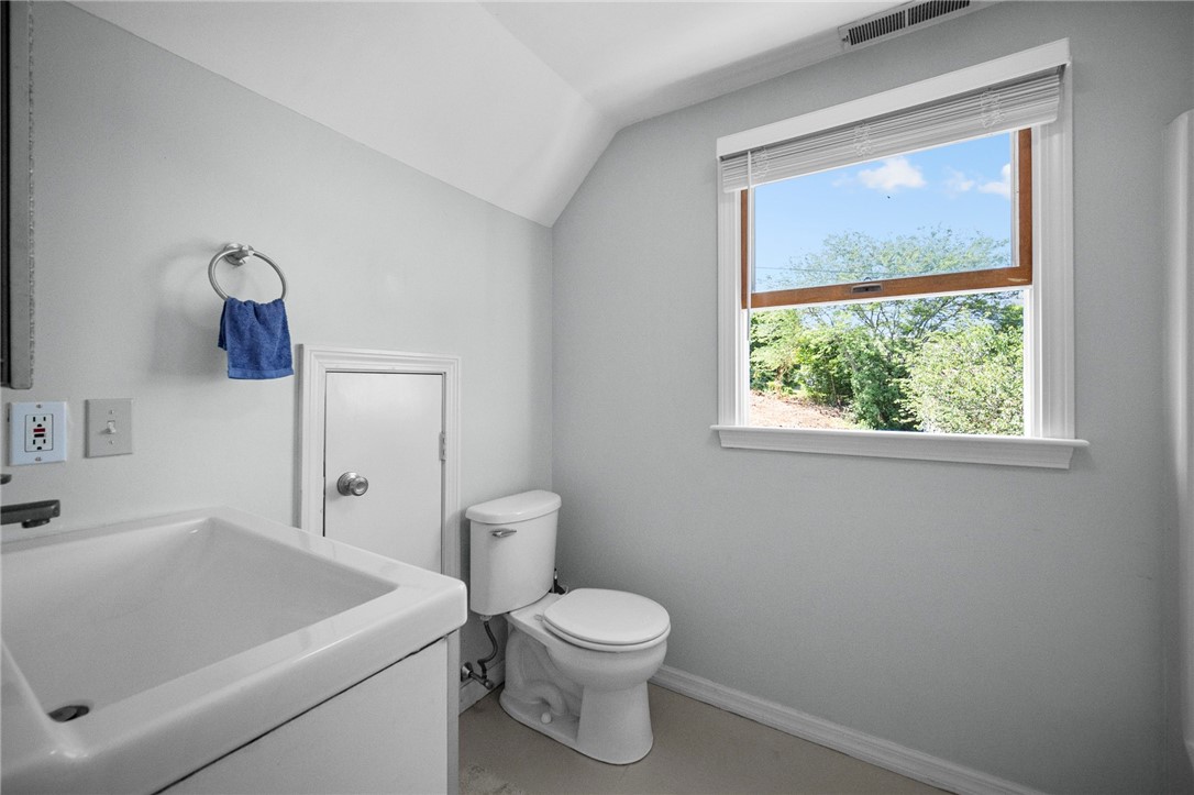 98 Hobson Avenue Tiverton, RI 02878 - Photo 19 of 36