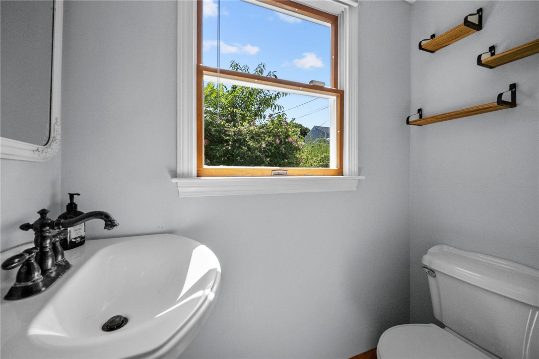 98 Hobson Avenue Tiverton, RI 02878 - Photo 21 of 36