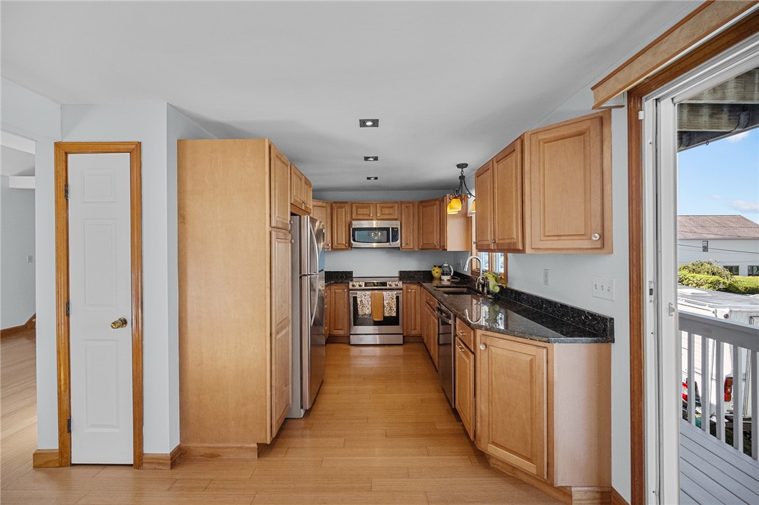 98 Hobson Avenue Tiverton, RI 02878 - Photo 7 of 36