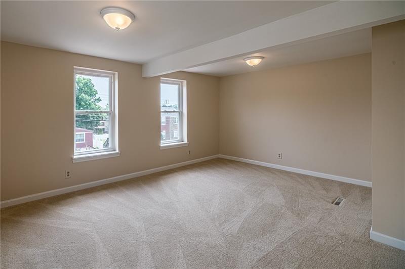 925 Greenhill Road Pittsburgh, PA 15209 - Photo 13 of 27 an empty room with windows
