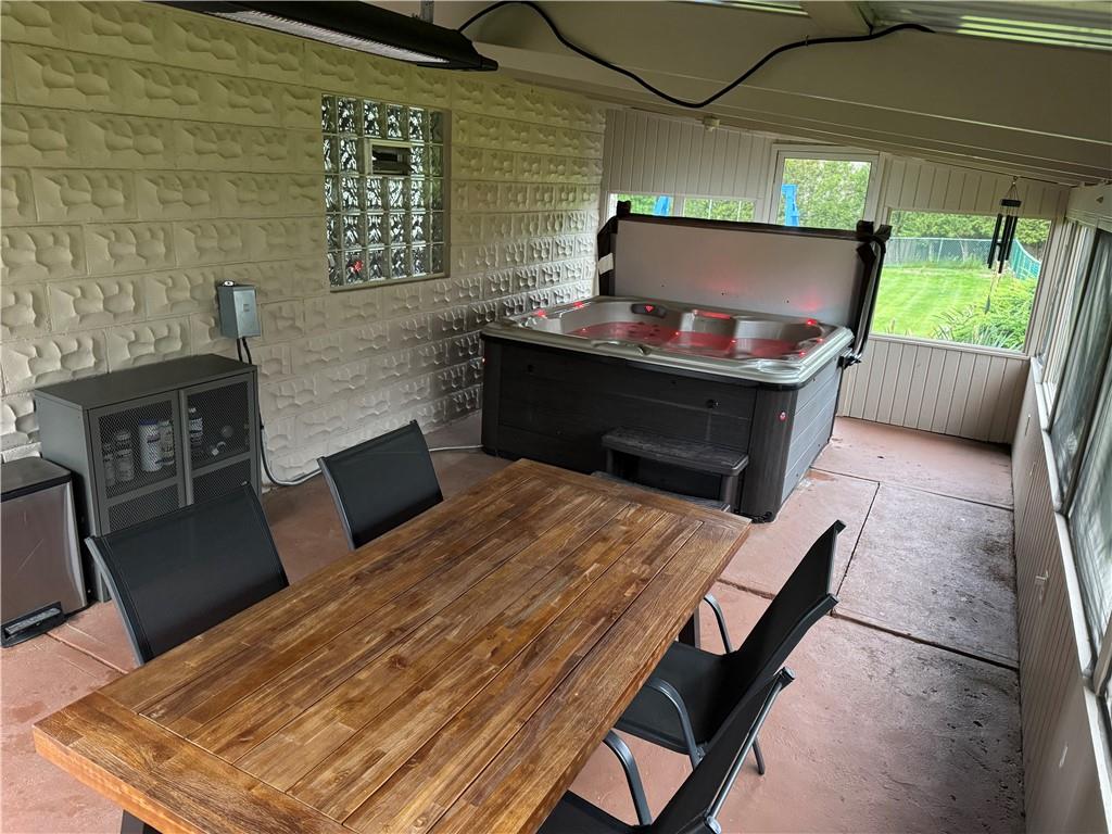 925 Greenhill Road Pittsburgh, PA 15209 - Photo 25 of 27 a bedroom with a bed and a table