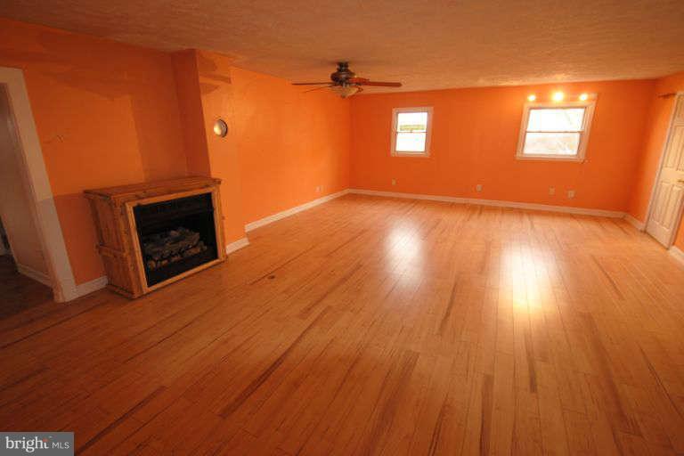 2714 Parshall Road Berryville, VA 22611 - Photo 6 of 30 Living Room