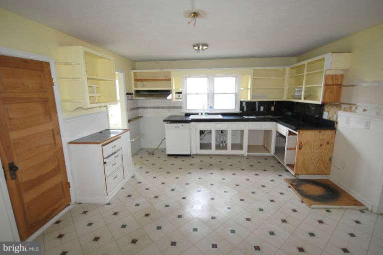 2714 Parshall Road Berryville, VA 22611 - Photo 8 of 30 Kitchen
