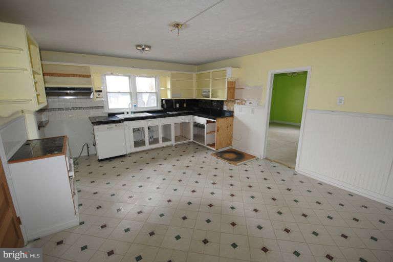 2714 Parshall Road Berryville, VA 22611 - Photo 9 of 30 Kitchen