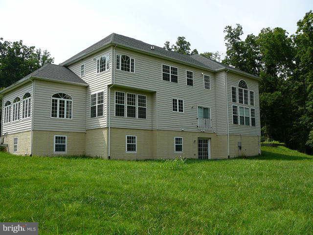 2375 Mountain Road Haymarket, VA 20169 - Photo 19 of 19 a front view of house with yard