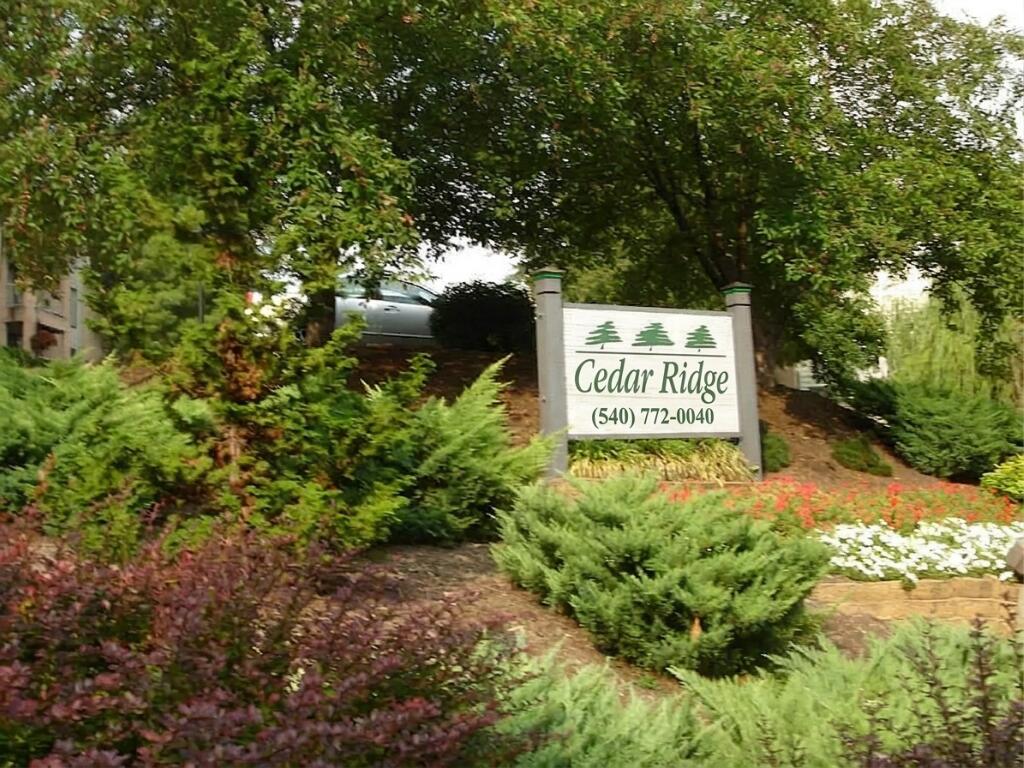 3380 Rasmont Road, Unit L Roanoke, VA 24018 - Photo 1 of 6 Pic of Property Sign