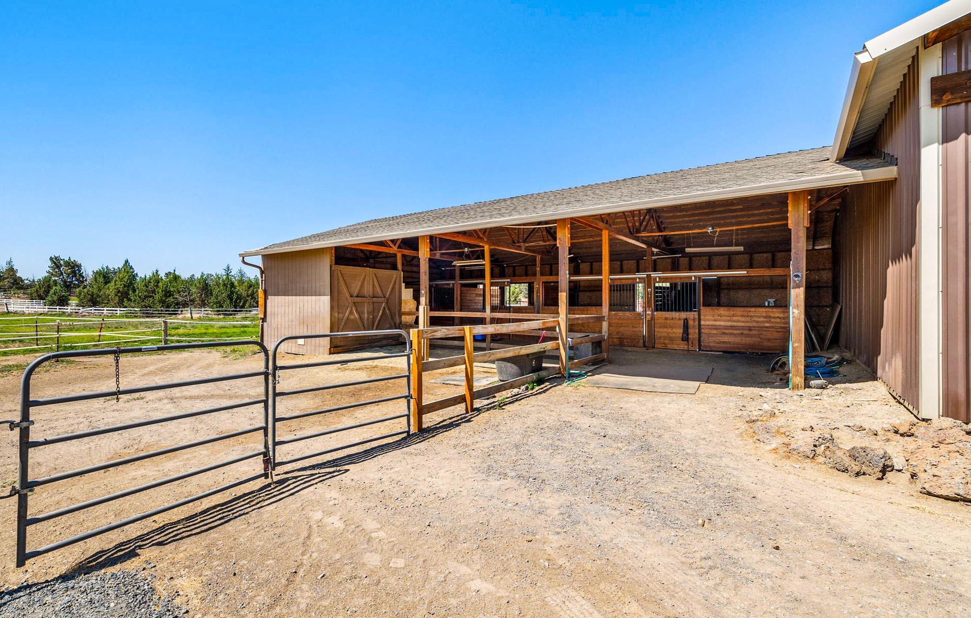 61785 Ten Barr Ranch Road Bend, OR 97701 - Photo 36 of 53 Barn