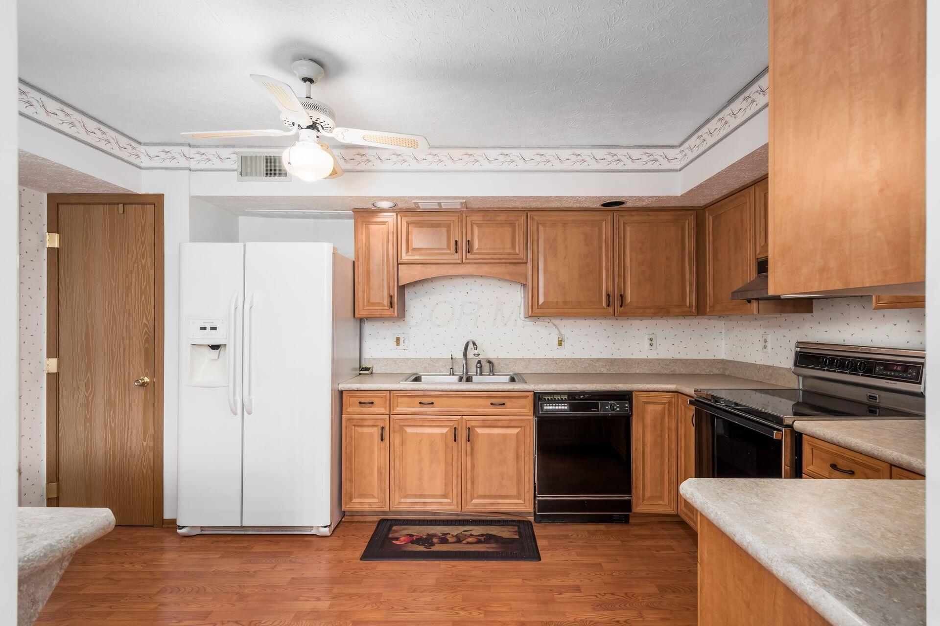 5885 Beechcroft Road, Unit 114 Columbus, OH 43229 - Photo 13 of 31 5885 Beechcroft Road 114