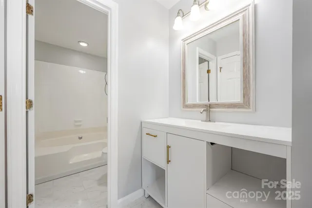 $239,900 | 5828 Harris Grove Lane, Charlotte, NC 28212