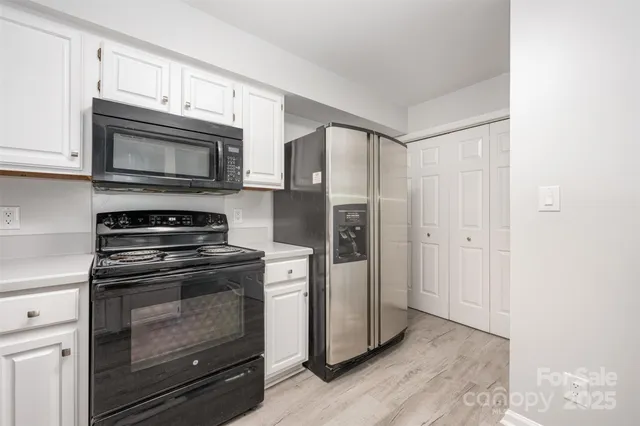 $239,900 | 5828 Harris Grove Lane, Charlotte, NC 28212