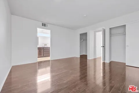 $685,000 | 2279 Santa Ana Boulevard South, Los Angeles, CA 90059