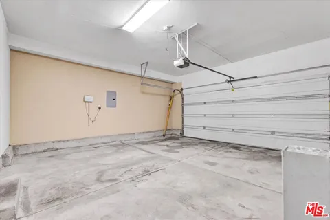 $685,000 | 2279 Santa Ana Boulevard South, Los Angeles, CA 90059