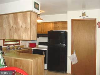 128 Nevins Way Coatesville, PA 19320 - Photo 3 of 6