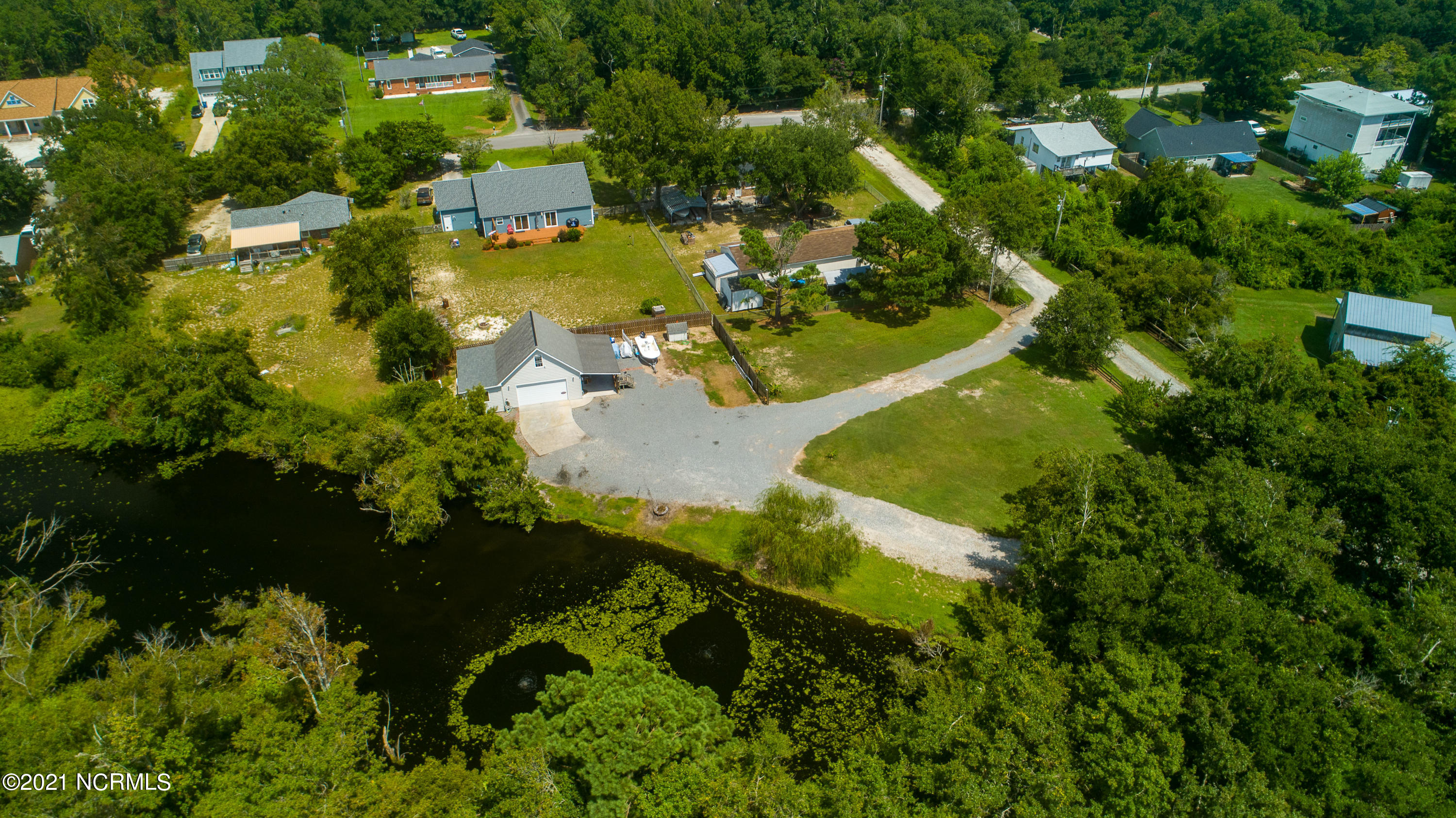 60 Hickory Pt Extension Hampstead, NC 28443 - Photo 10 of 32 009