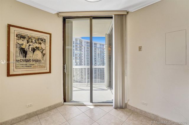 $378,000 | 20191 East Country Club Drive, Unit 2211, Aventura, FL 33180