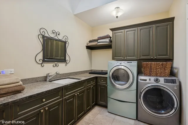 $1,925,000 | 120 Maya Court, Deerfield, IL 60015