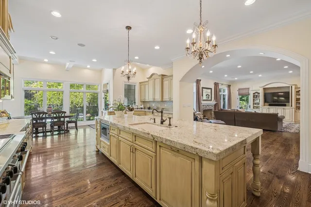 $1,925,000 | 120 Maya Court, Deerfield, IL 60015