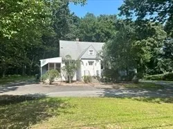 $2,500 | 40 Montcalm Street, Unit 1, Chicopee, MA 01020